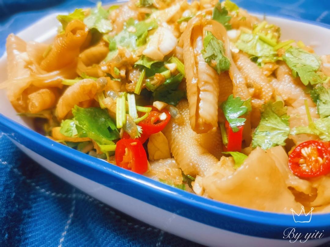 【酸辣无骨凤爪】