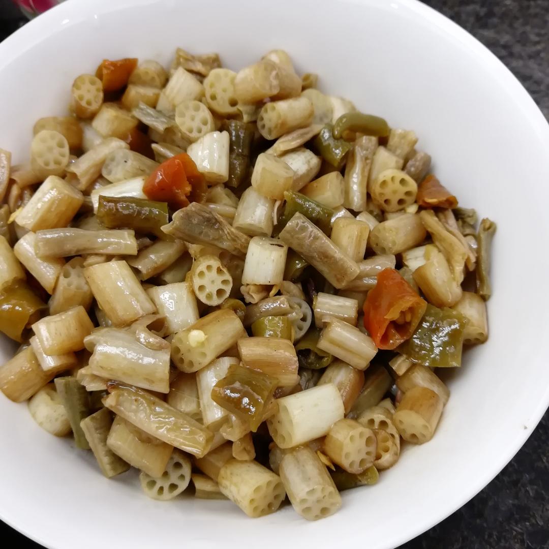 卜豆角炒藕尖的做法