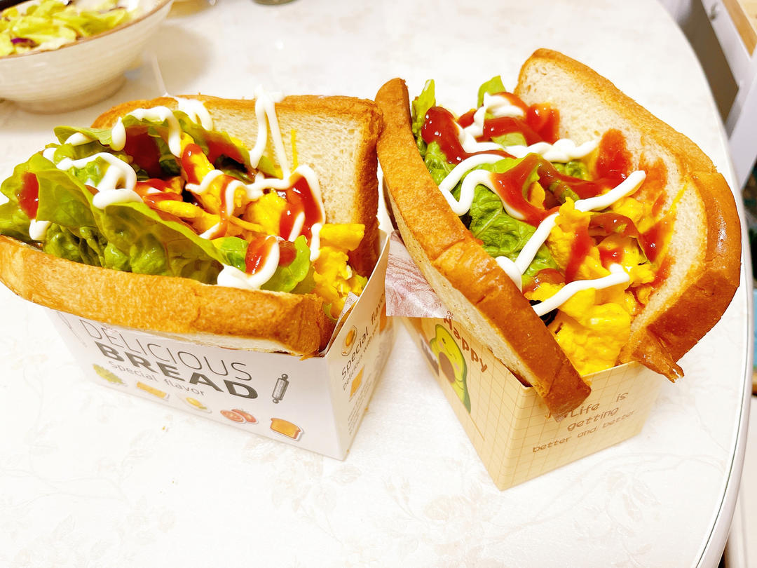 胖小昕做的芝士厚蛋烧三明治