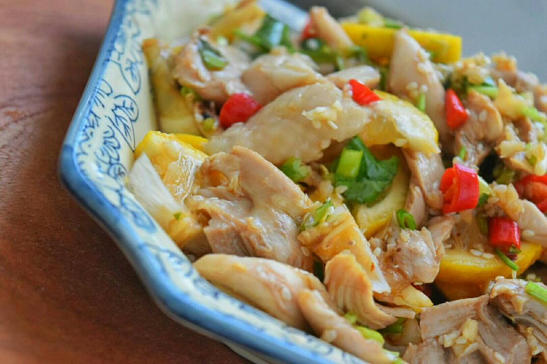 快手凉拌菜:柠檬手撕鸡的做法