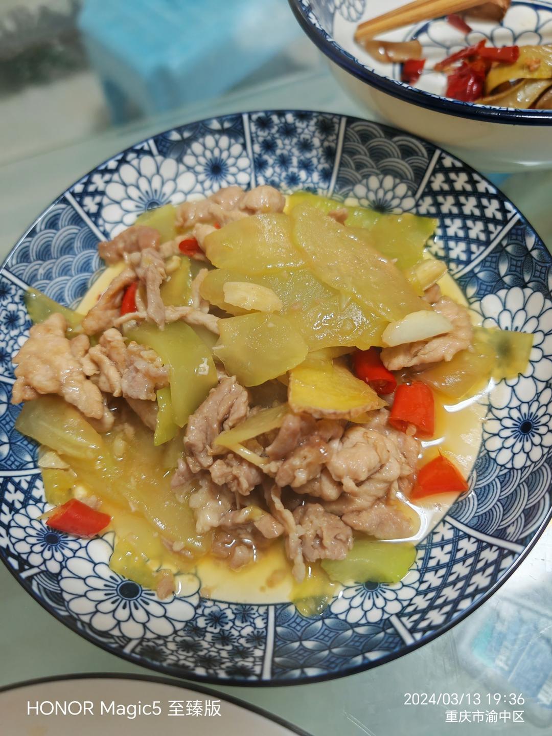 莴笋炒肉片