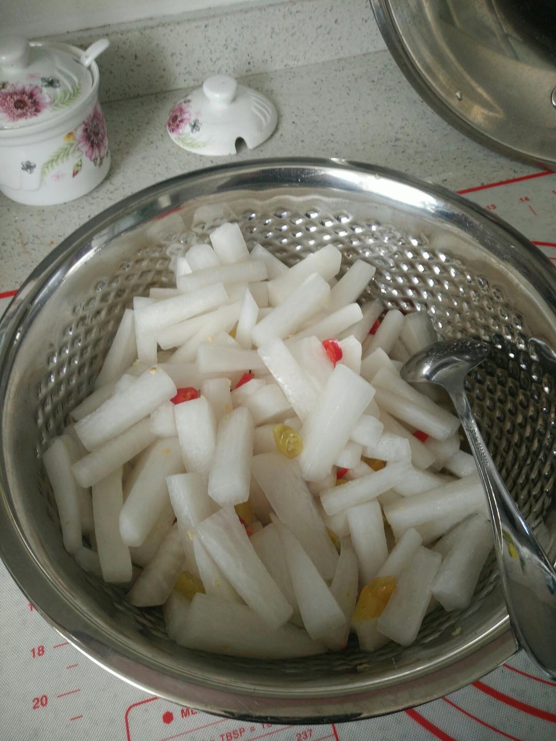 酸甜脆爽腌萝卜