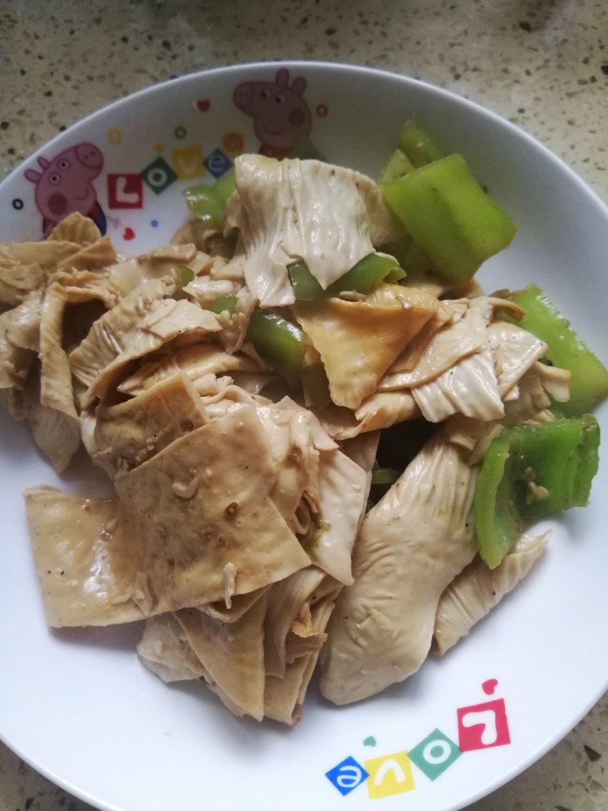 尖椒油豆皮