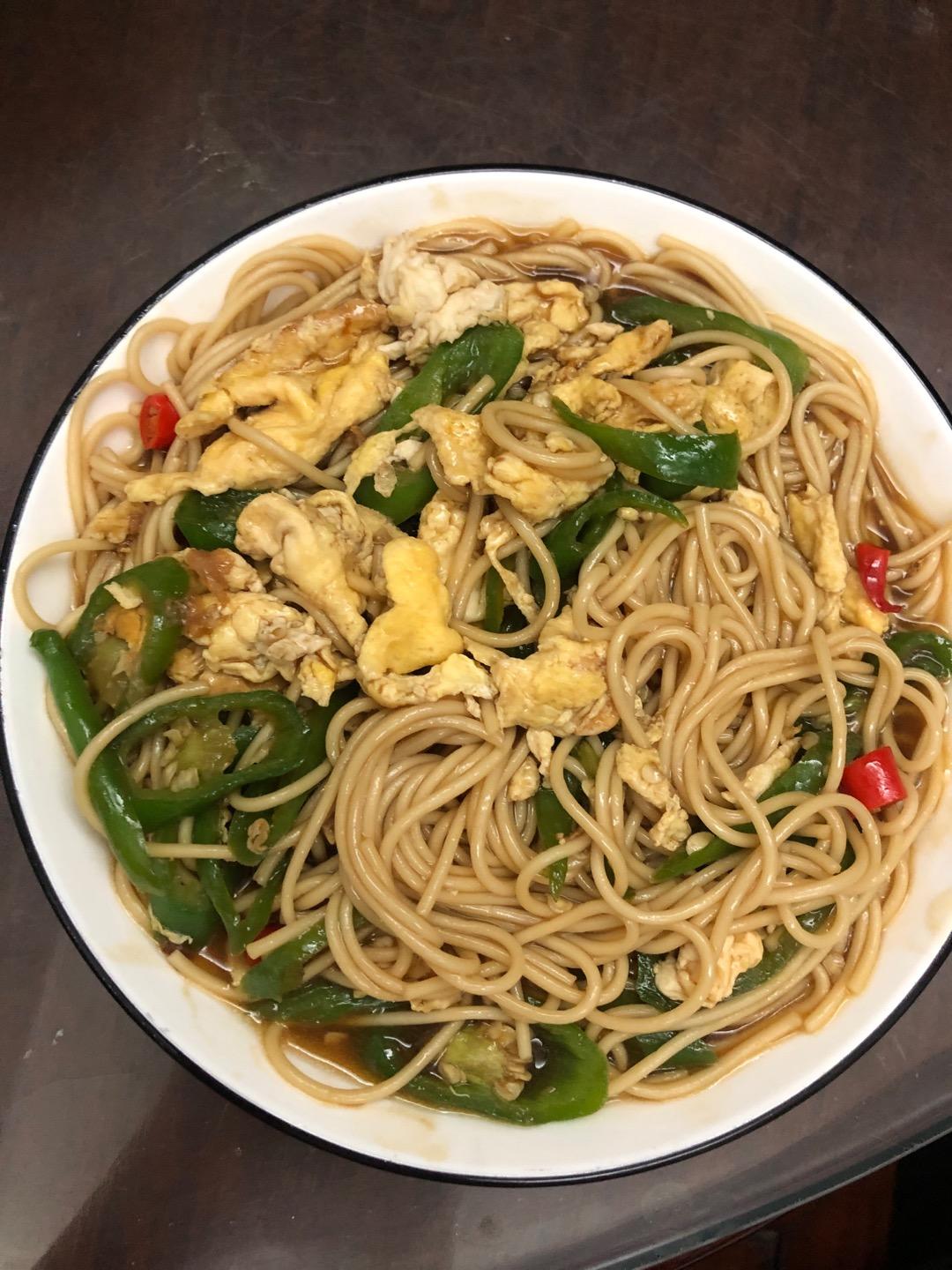好吃到尖叫的青椒鸡蛋酱拌面❗️酱香浓郁入味