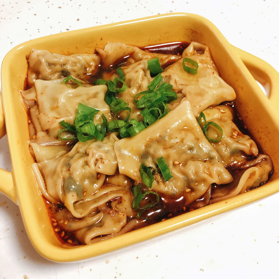 省时又便捷，没人能抗拒这碗酸汤水饺！🥟