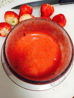 草莓法式水果软糖（不用温度计版）的做法 步骤2
