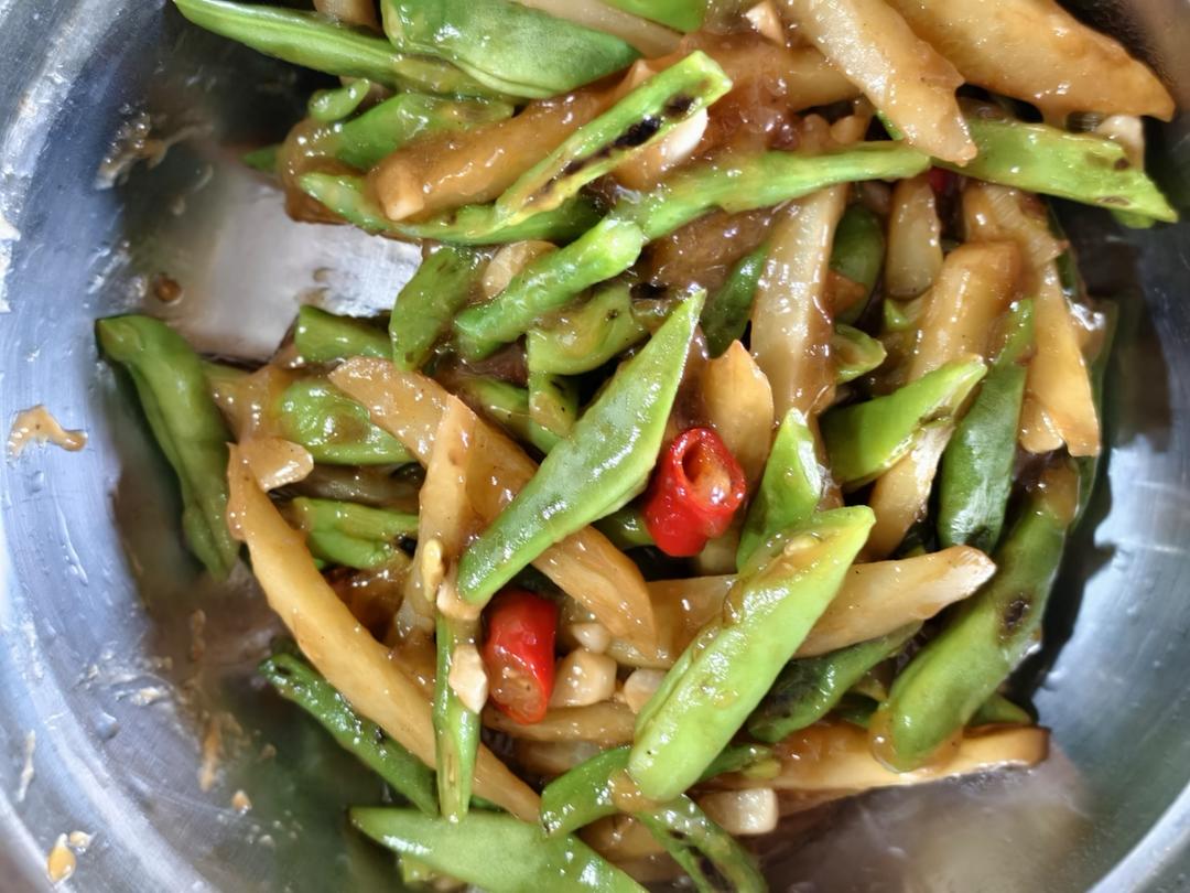 土豆焖豆角