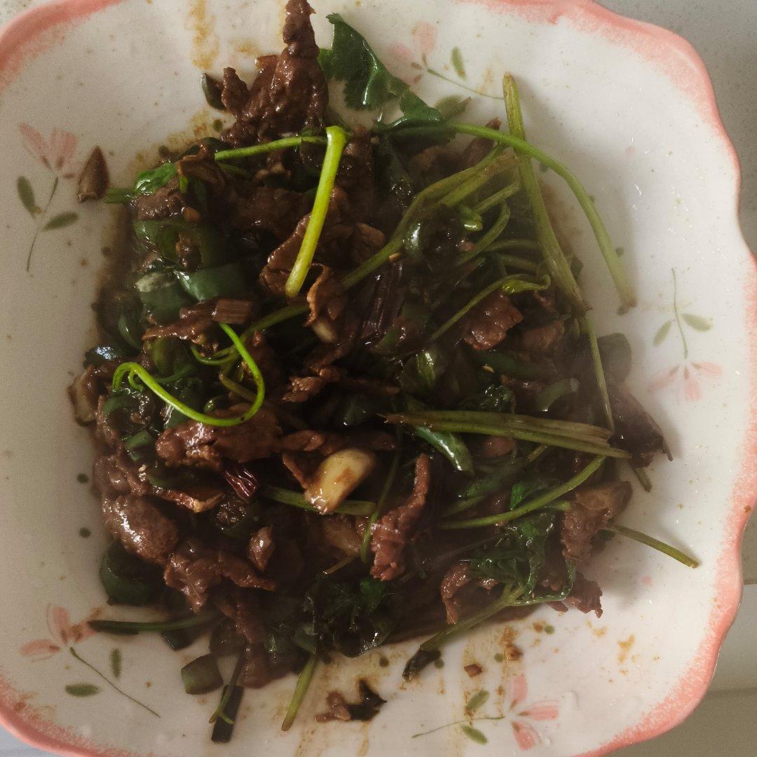 小炒黄牛肉