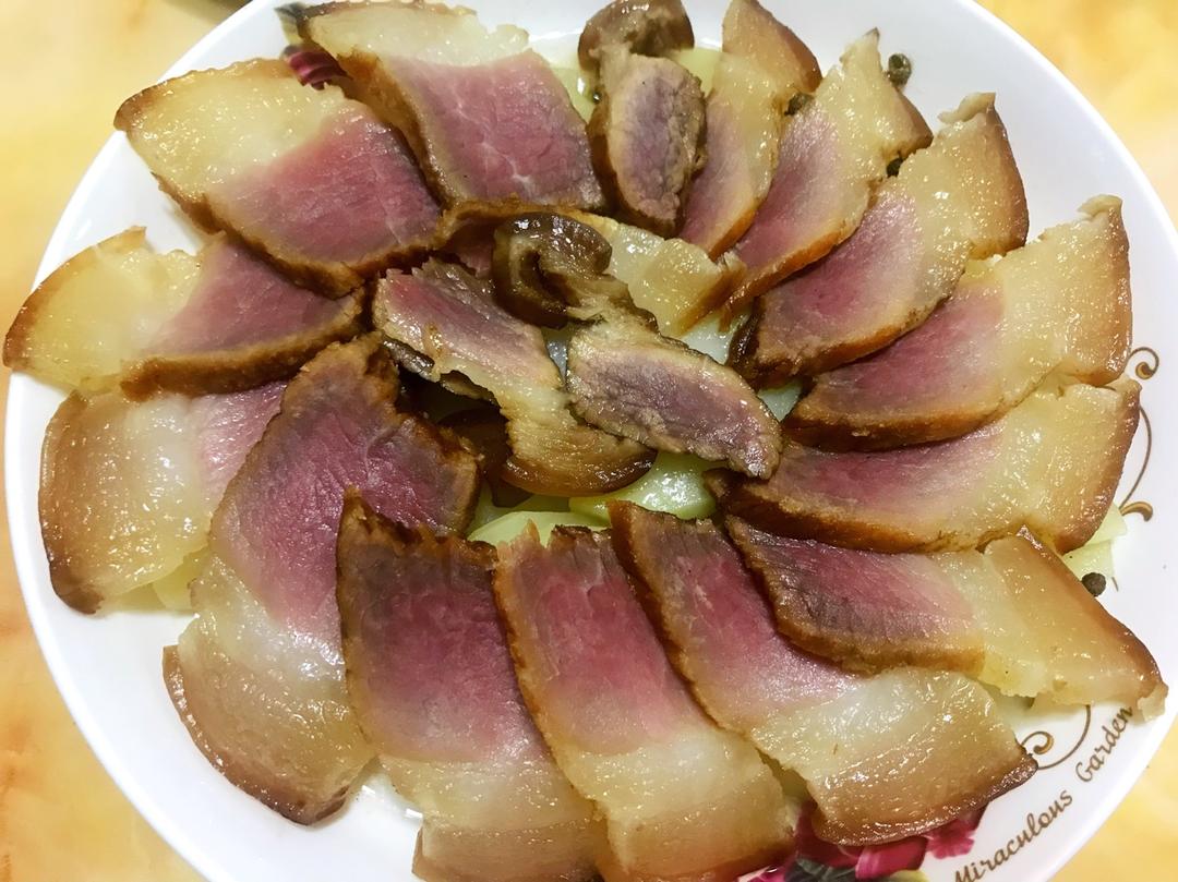腊肉蒸土豆
