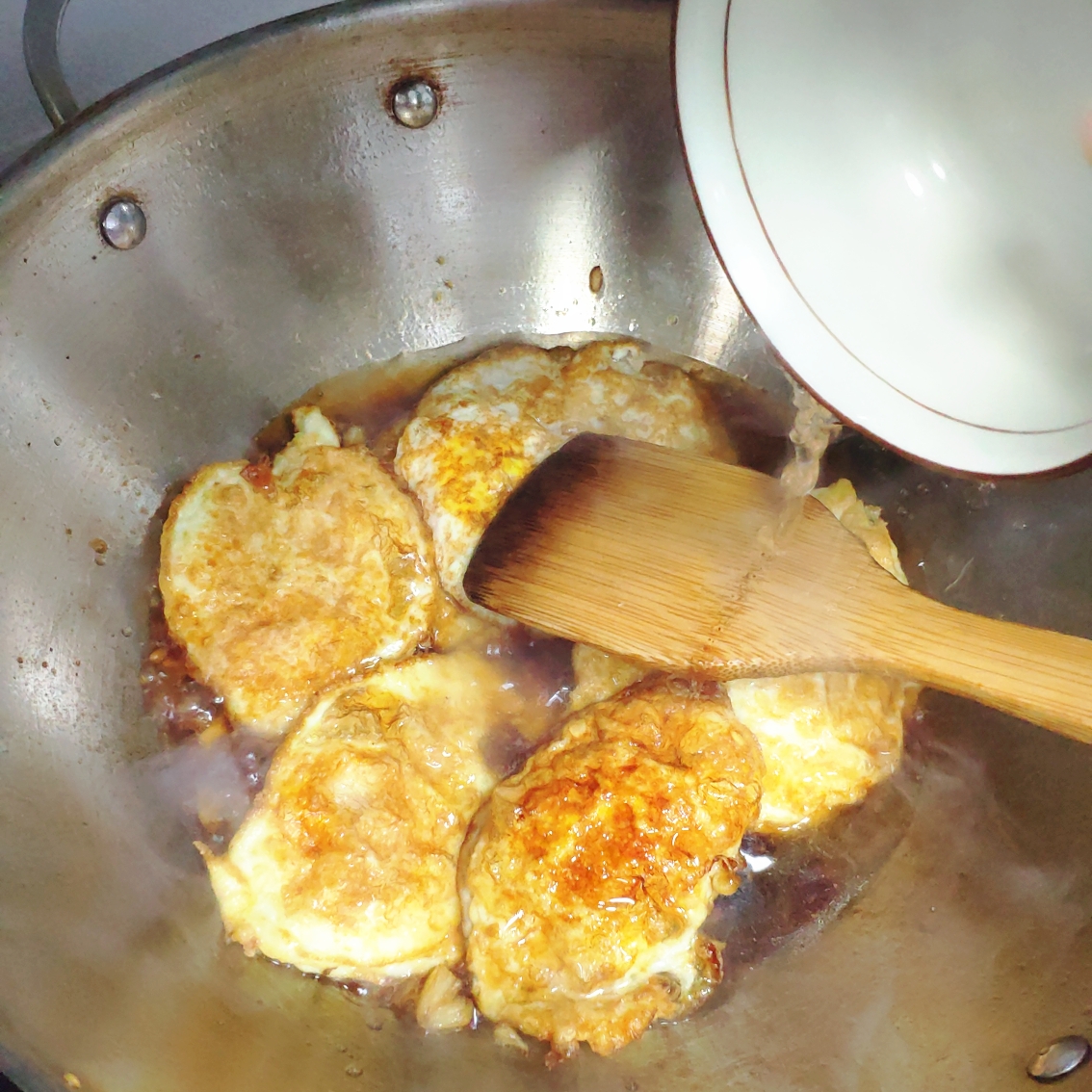 红烧荷包蛋-做法简单绝对好吃的一款家常菜的做法 步骤6