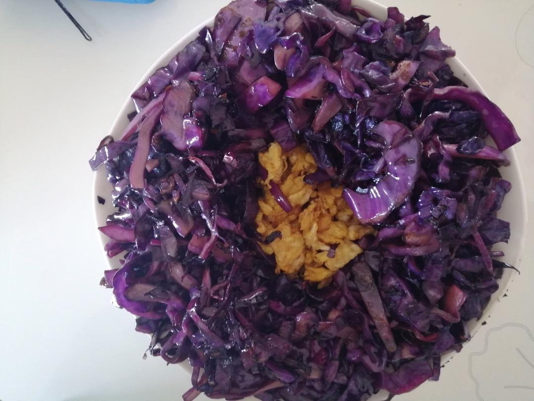 紫甘蓝炒鸡蛋