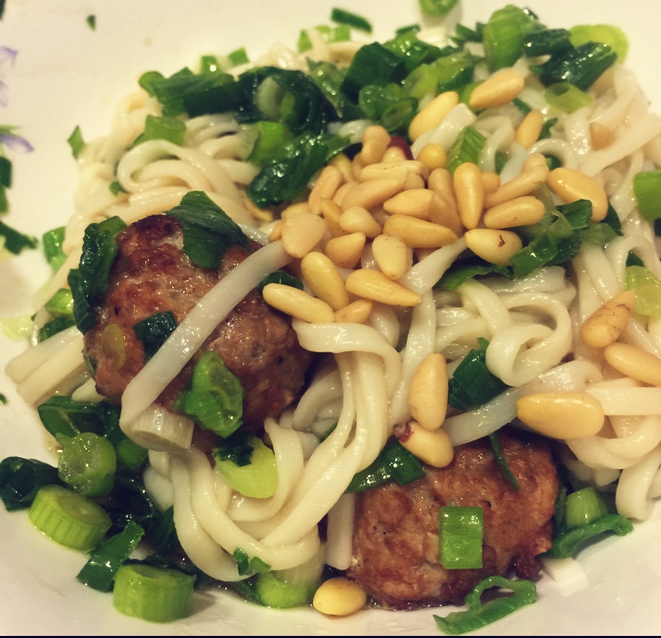 葱爆面—就是汪涵在天天向上里面做的那个啦