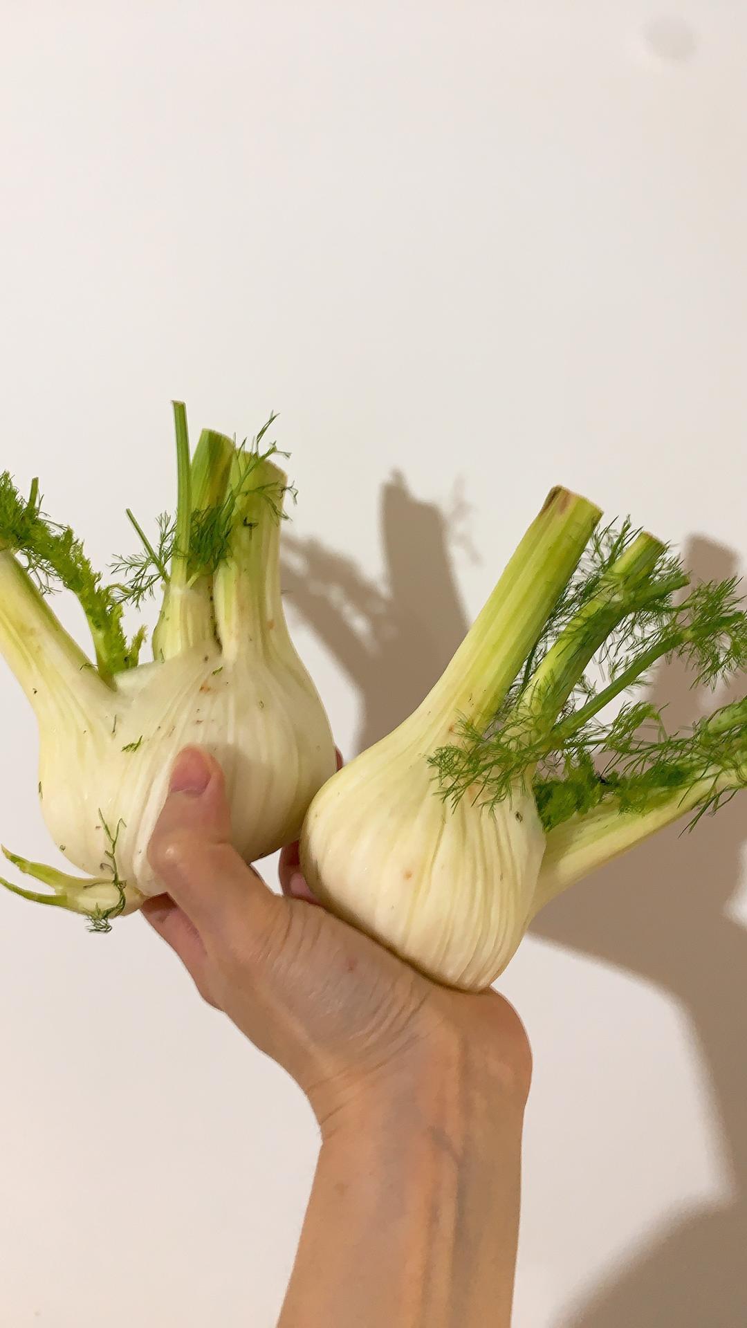 【茴香根炒鸡翅的做法步骤图,怎么做好吃】檀圆舞_下厨房