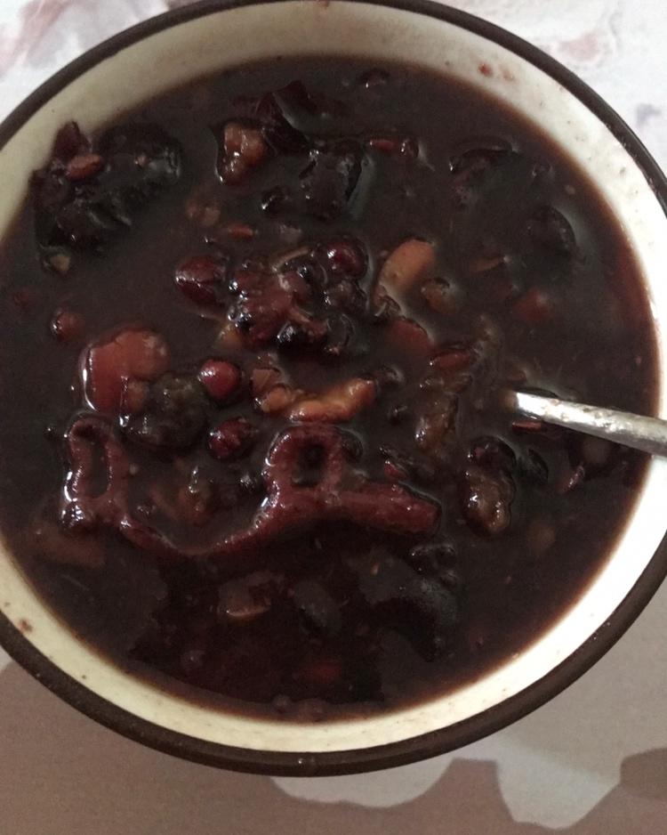 【晴妈菜谱】补血养颜羮:鱼胶红豆糯米羮