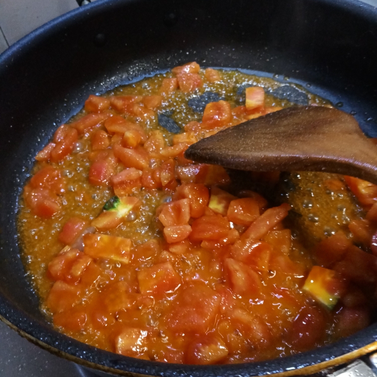 只需油盐的西红柿炒花菜，很粉好好吃。的做法 步骤8