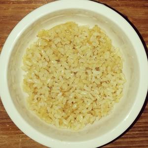 瘦身主食及原理 冷藏椰油糙米饭 高抗性淀粉 中间脂肪酸的做法 步骤3