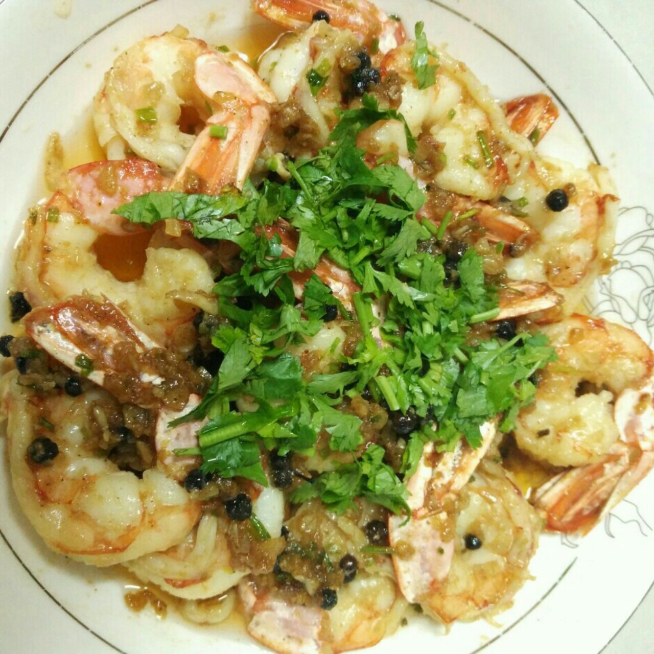 大蒜胡椒虾｜一条视频