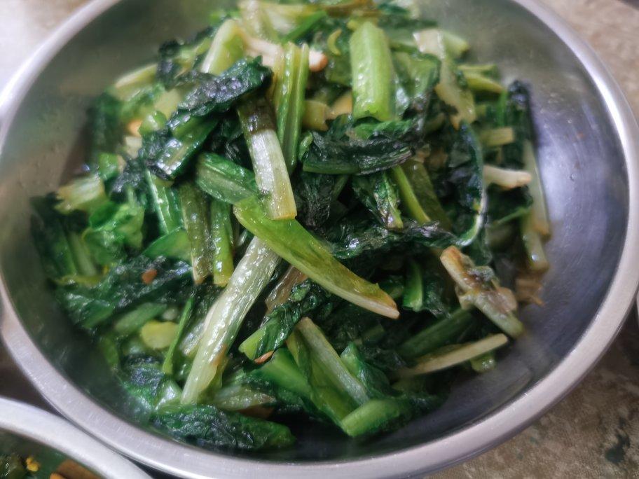 个人版清炒莴笋叶