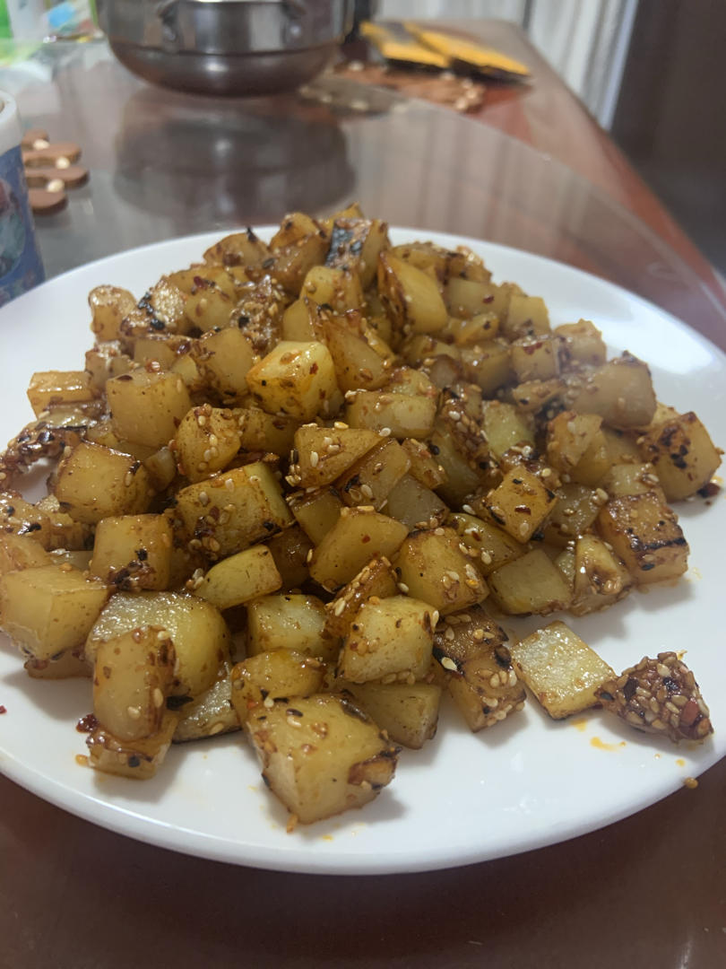 巨下饭的孜然小土豆，一大盘上桌秒光！