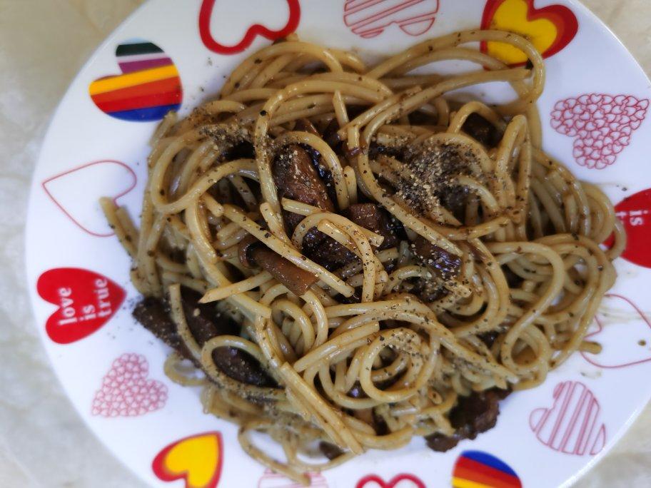 黑椒牛柳炒意面