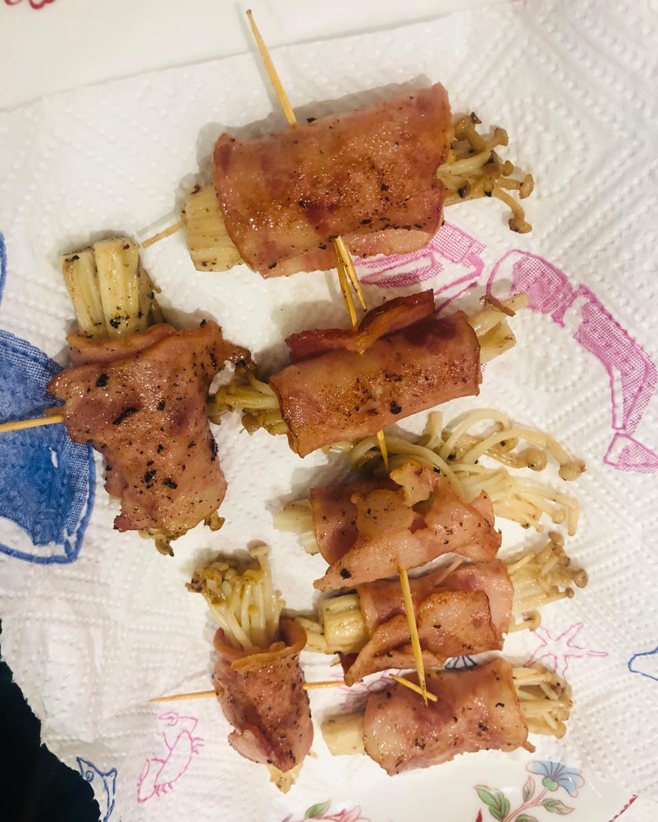 香煎培根金针菇卷