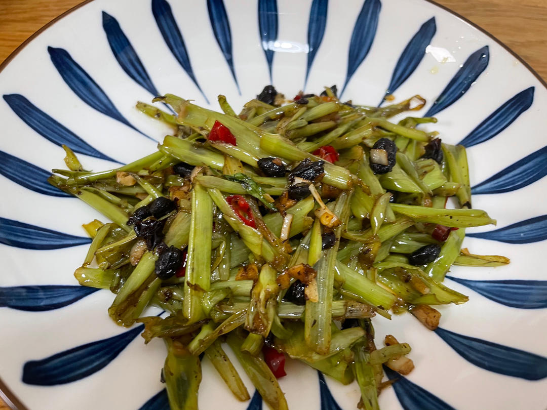 空心菜梗炒辣椒 通菜杆炒肉里面含三种做法