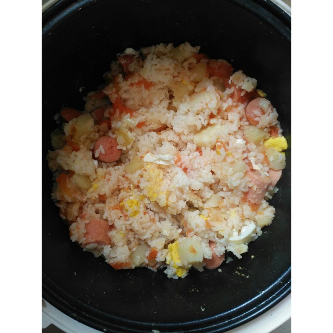 寝室简易电饭锅整个番茄饭（香肠版）
