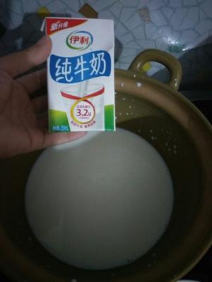 牛奶银耳红枣汤的做法 步骤2