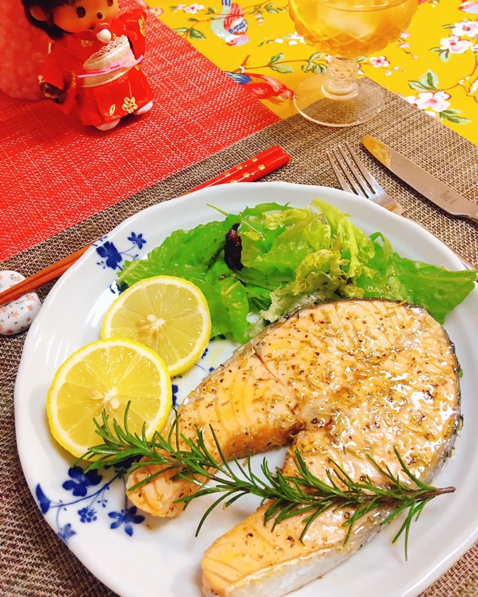 黄油煎三文鱼
