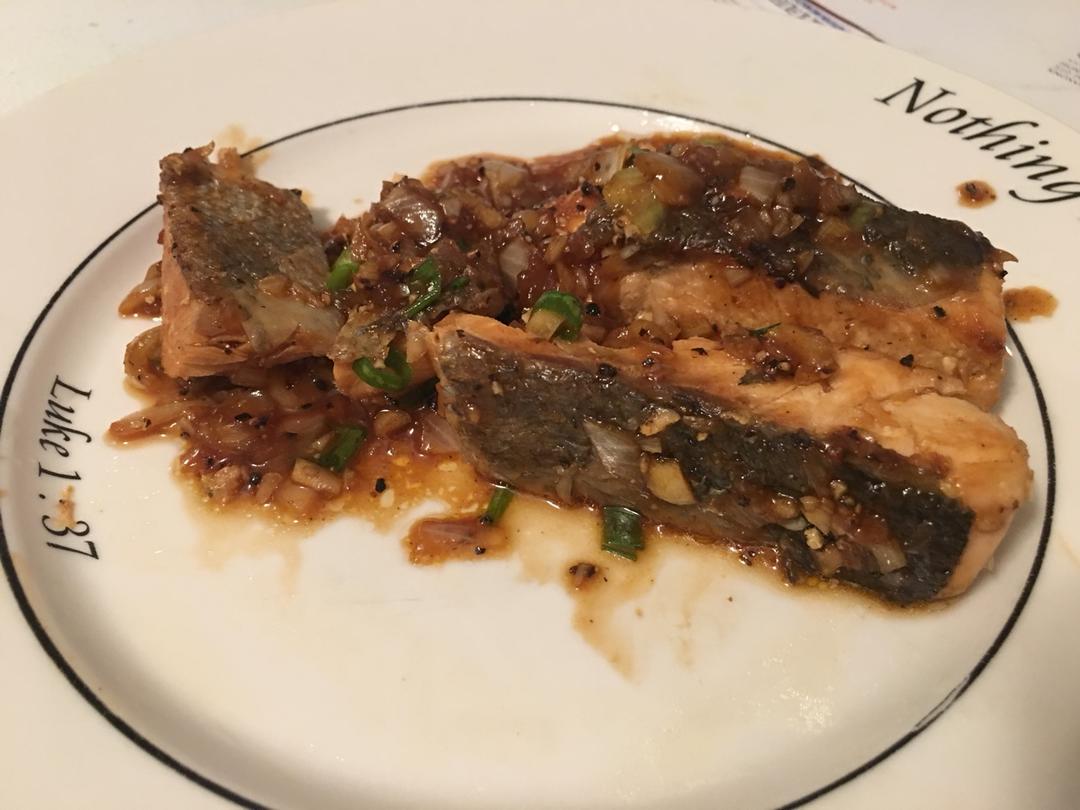 柠汁黑椒三文鱼