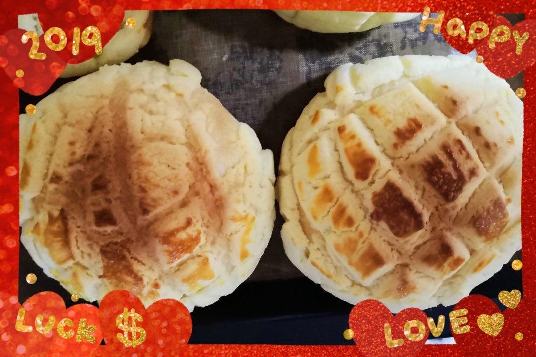 好吃到炸裂的港式菠萝包（附带制作酥皮的小视频）