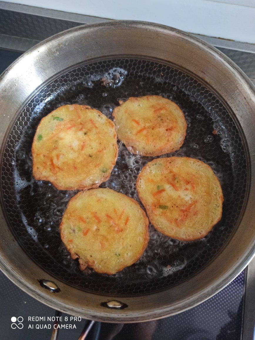 人见人爱好吃香喷喷的豆渣饼🤭🤭🤭