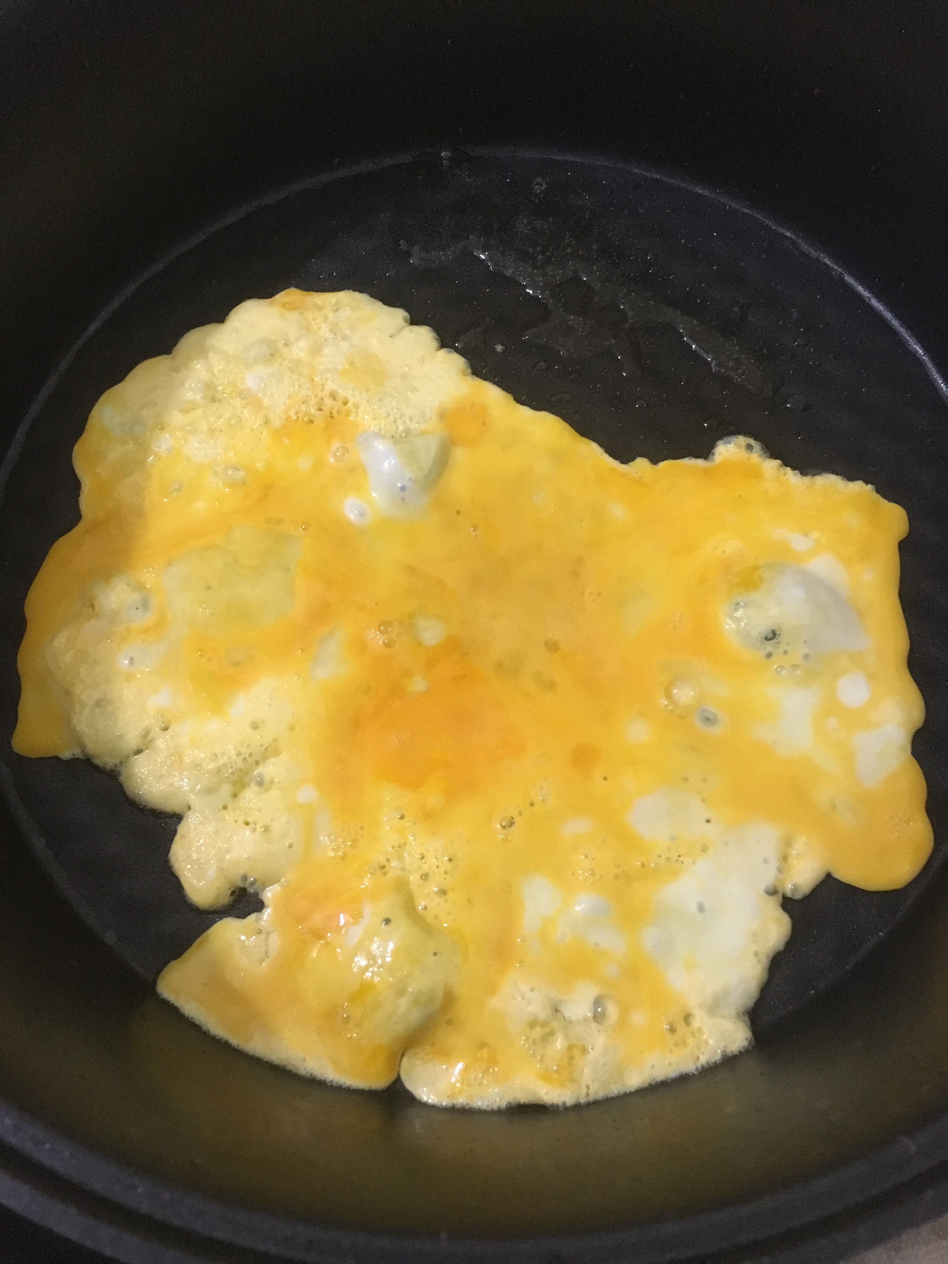 韭黄炒鸡蛋的做法 步骤2