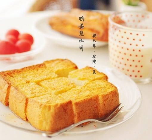 鸭蛋煎吐司的做法