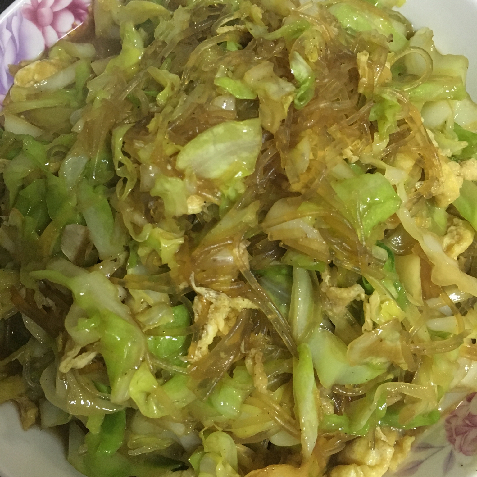 包菜粉丝炒鸡蛋