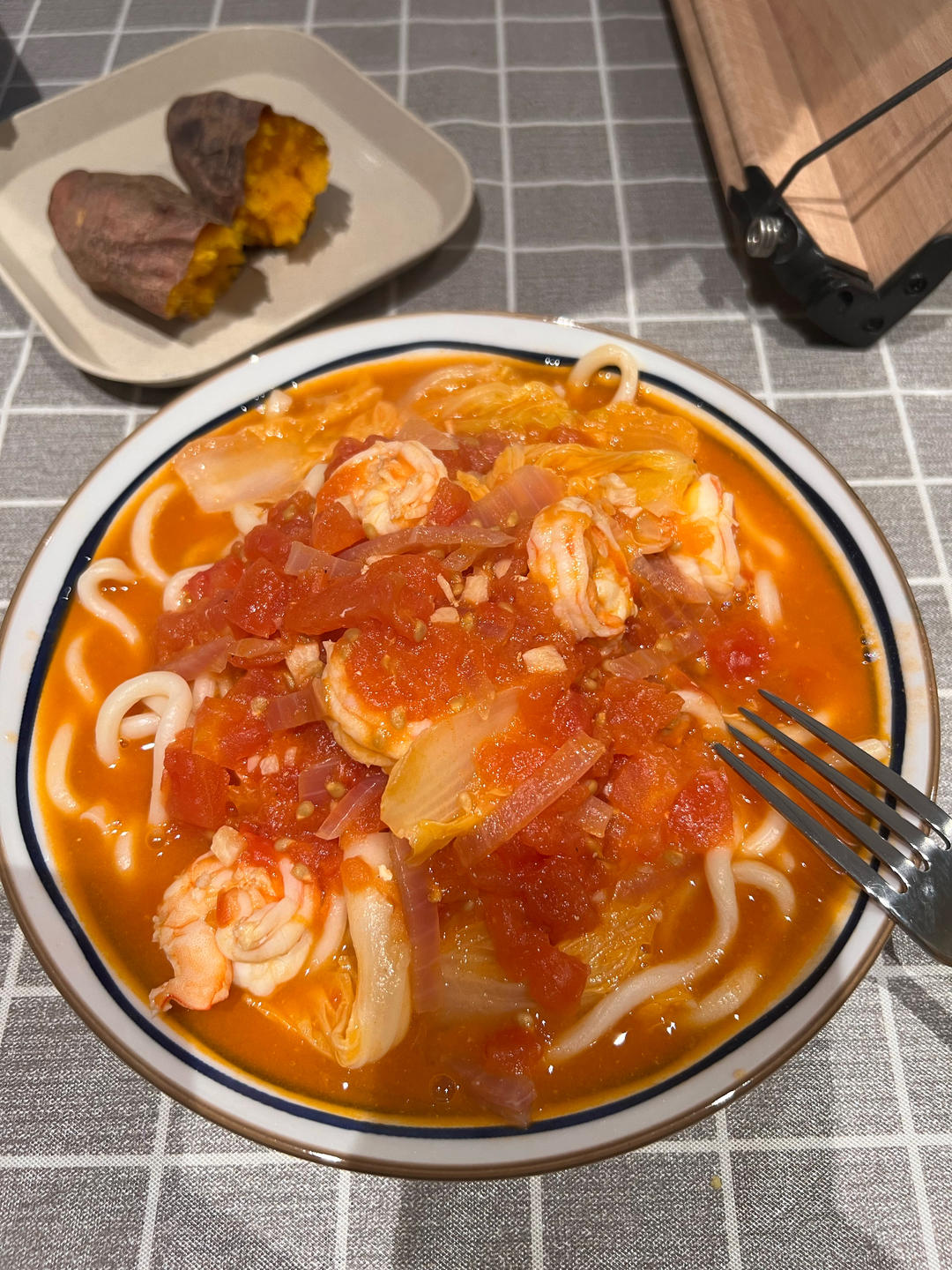 一个番茄乌冬面