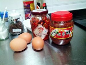 5分钟剁椒蛋炒饭的做法 步骤1