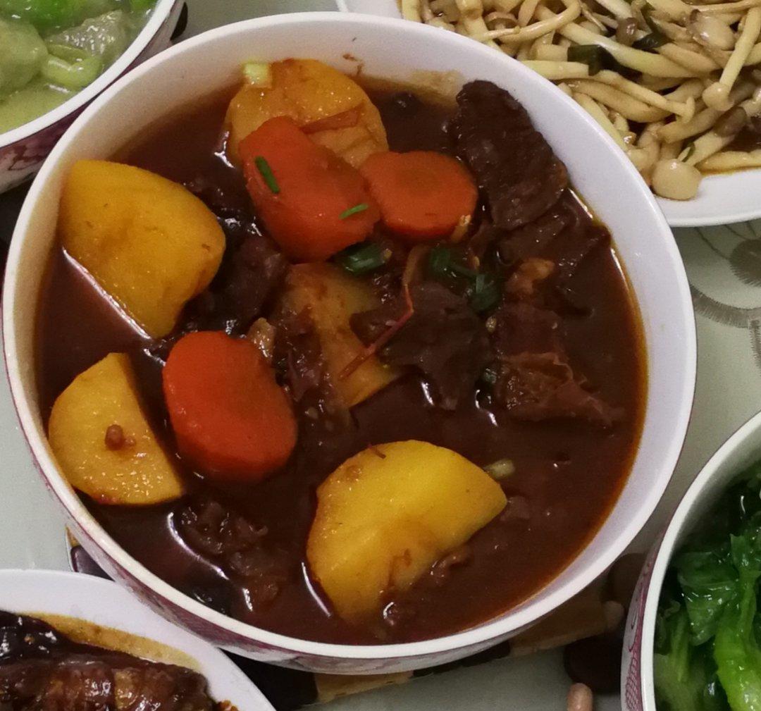番茄土豆炖牛腩