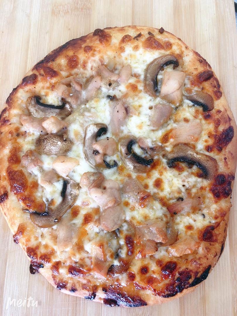萨拉米薄底披萨 Salami Pizza