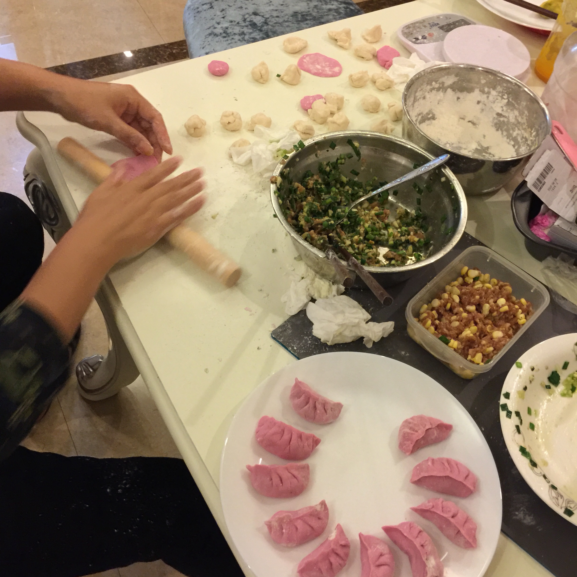 七彩饺子的做法 步骤1