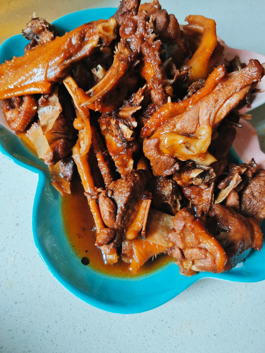 肉香扑鼻酸甜可口的五味鸭