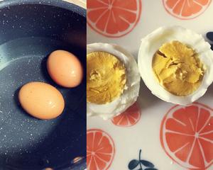 无水蒸蛋，治咳嗽妙方香油鸡蛋水，及3分钟煮蛋。会治病的鸡蛋（二）的做法 步骤8
