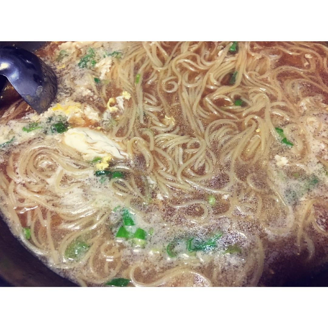 日式骨汤拉面