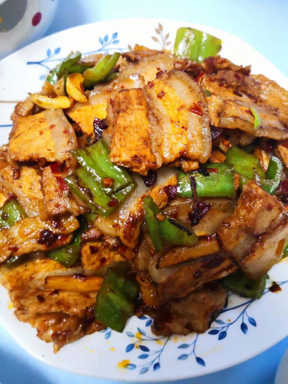 成都人家里的青椒回锅肉