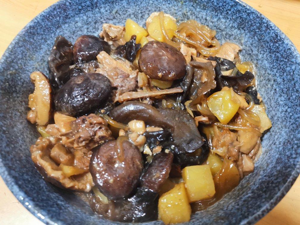 小鸡炖蘑菇