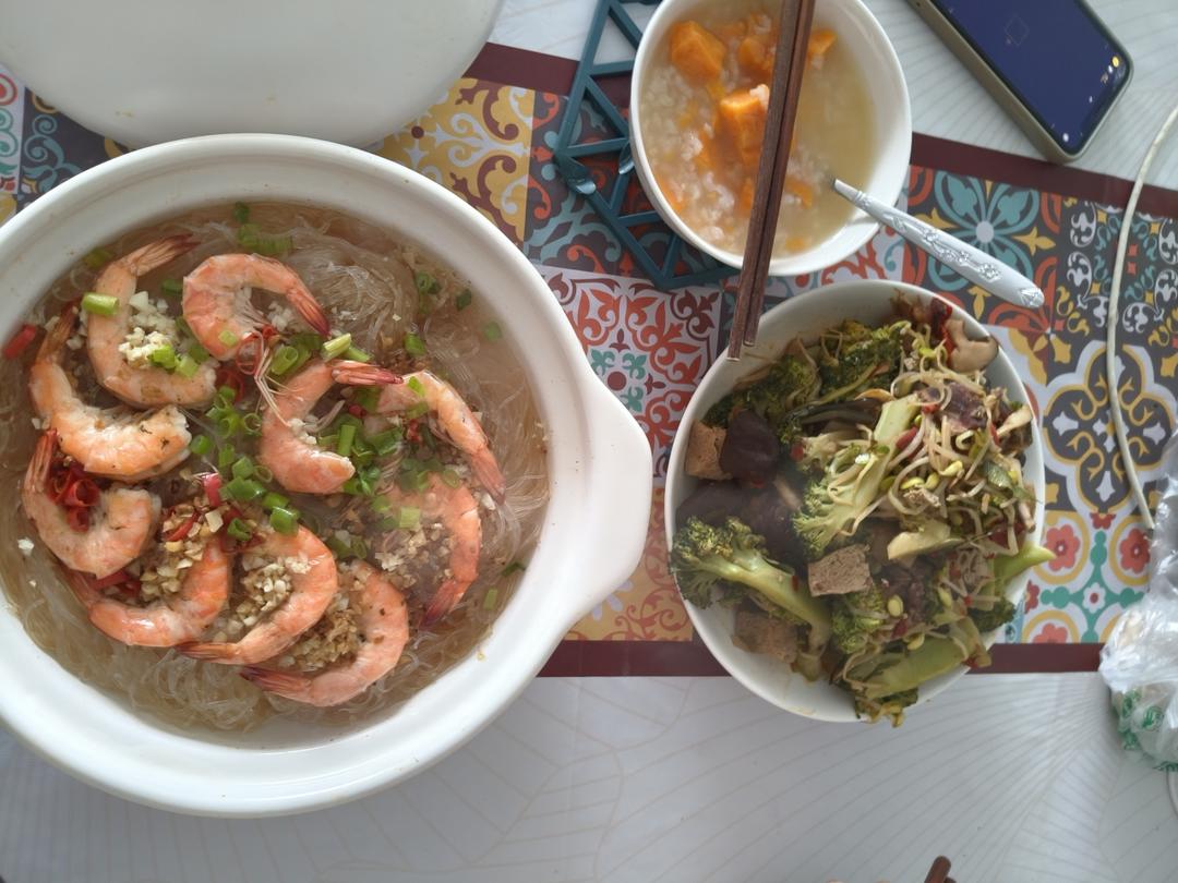 蒜蓉粉丝虾煲