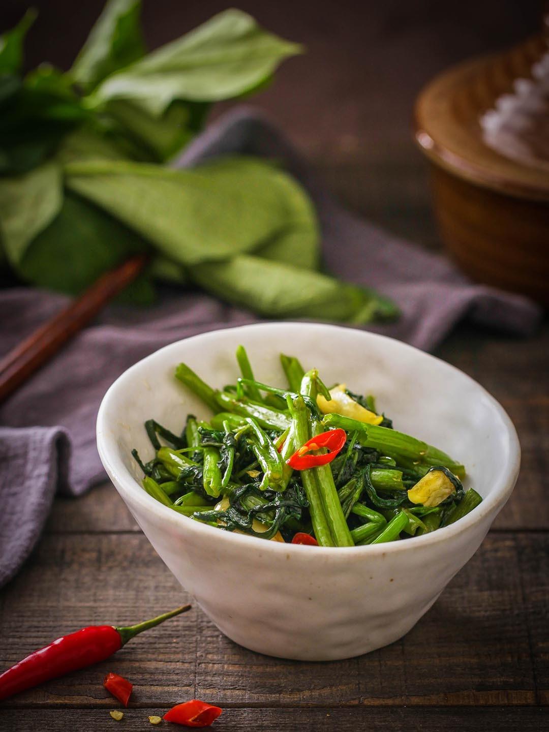 蒜蓉空心菜 | 超下饭的家常菜，拯救厨房小白的做法