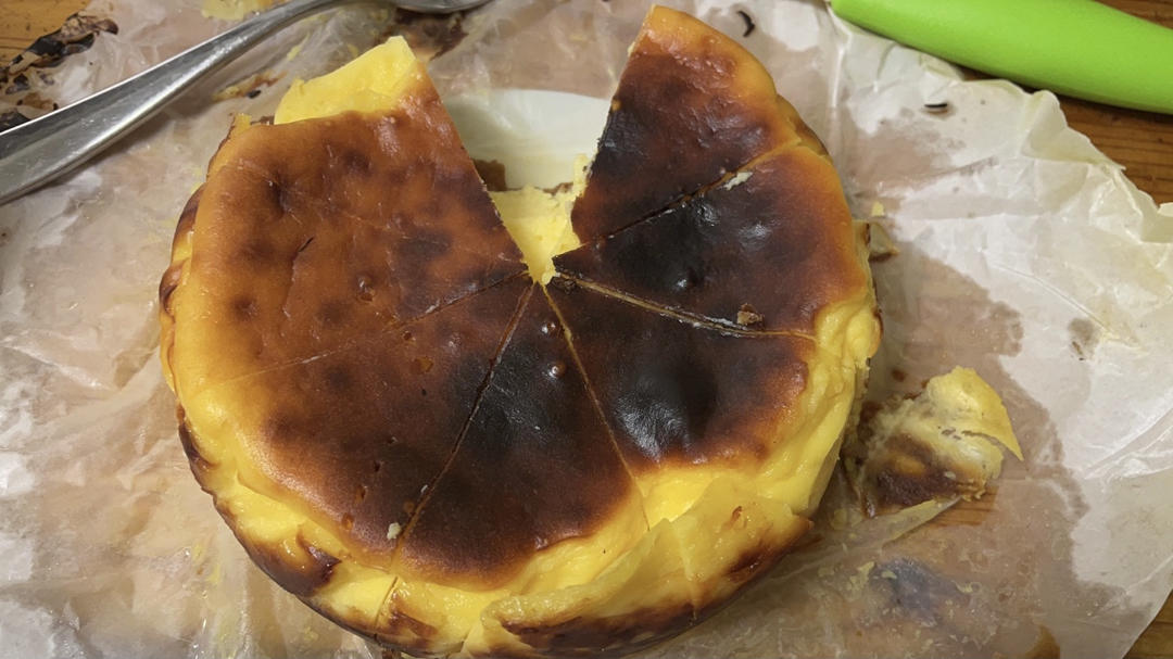 快手的网红basque cheesecake巴斯克焦芝士蛋糕