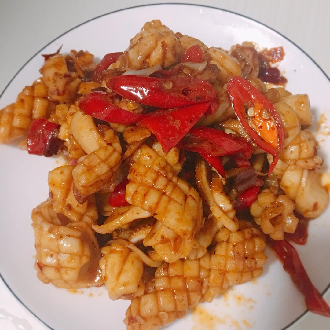 粗人111做的简单好吃的红烧鱿鱼