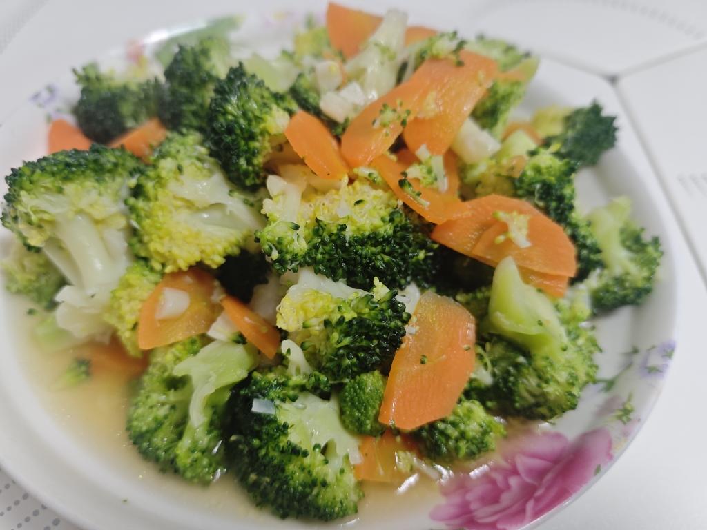 清炒胡萝卜西兰花